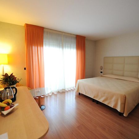 Hotel Donatello Imola Ngoại thất bức ảnh