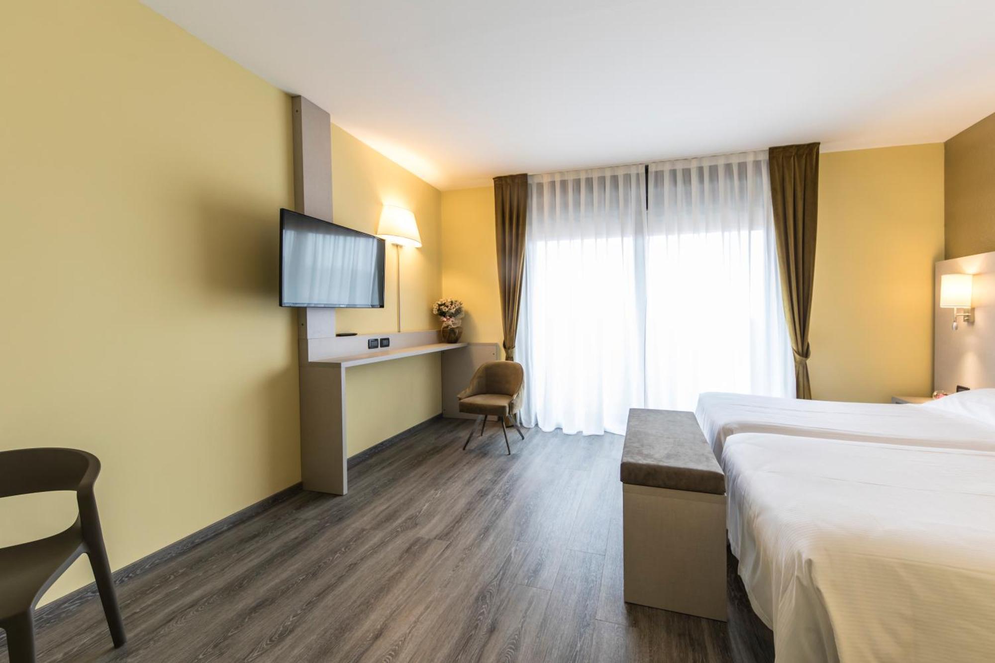 Hotel Donatello Imola Ngoại thất bức ảnh