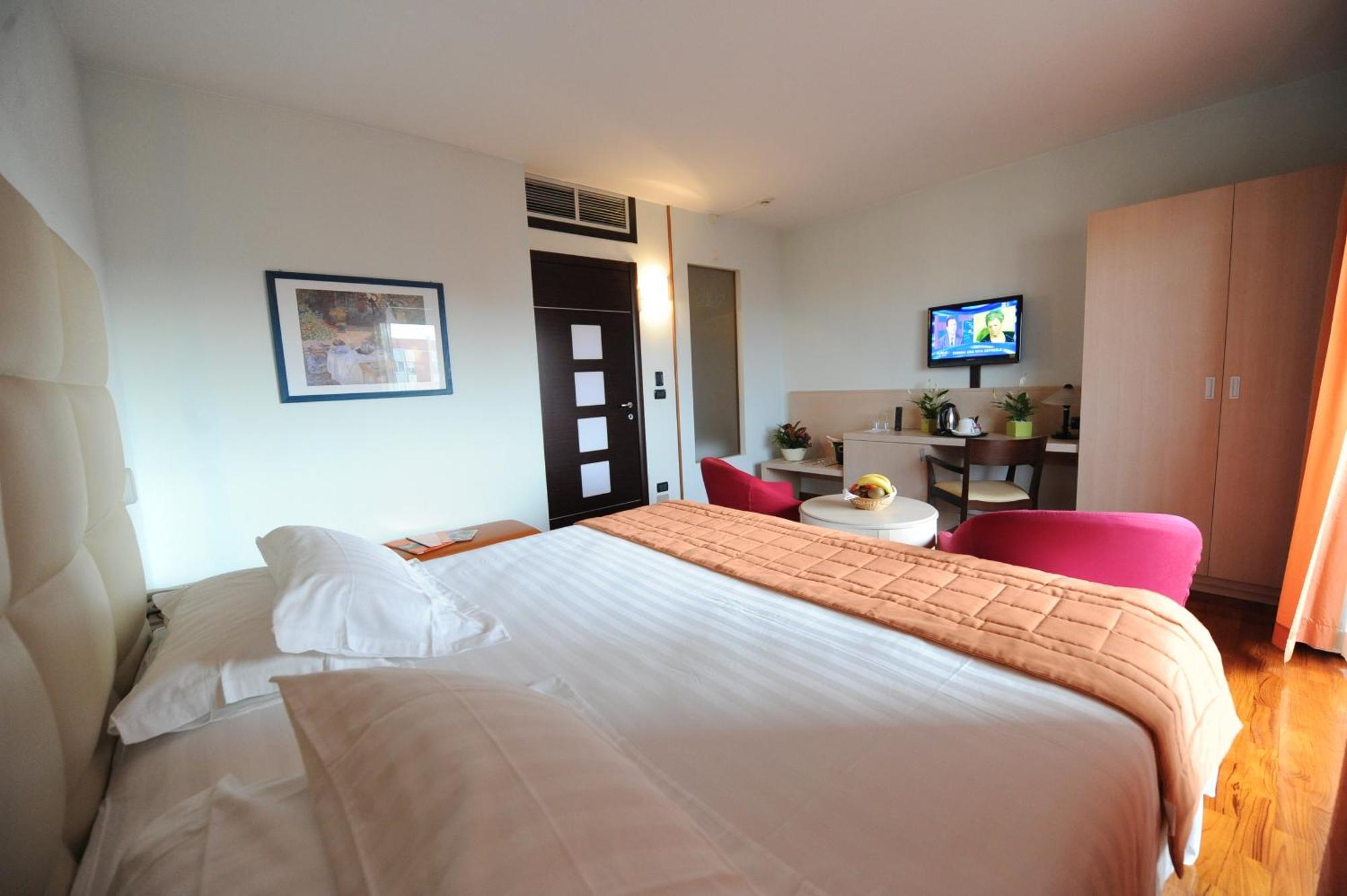 Hotel Donatello Imola Ngoại thất bức ảnh